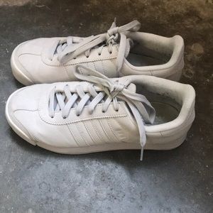 Light blue/gray adidas tennis shoe